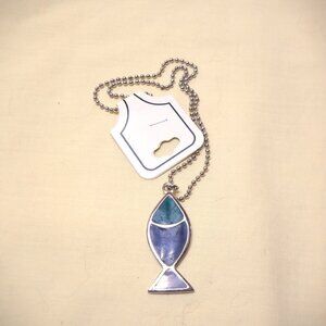 ~~~ Iconic ......FISH .... Necklace ~~~ Full OPEN Length 19 in